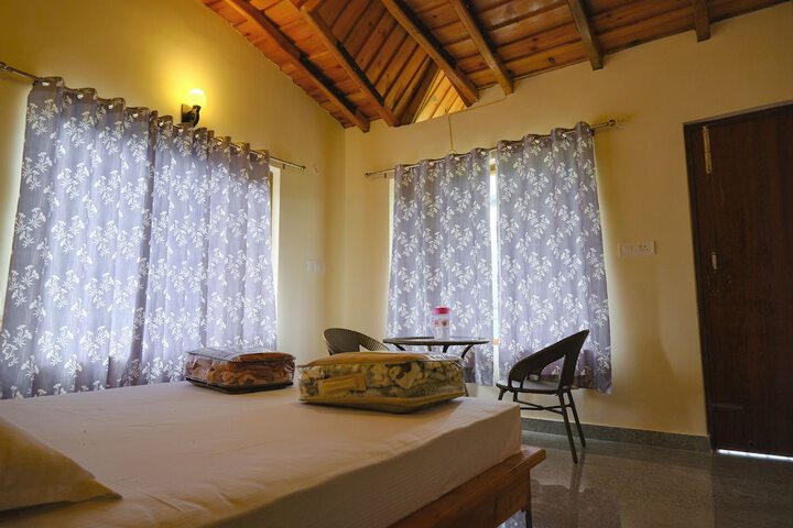 Room 3 of 20