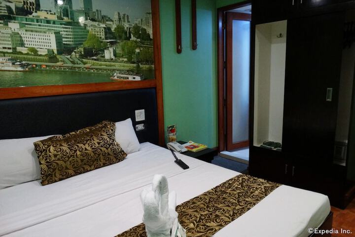 Room 40 of 104