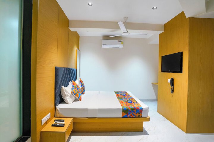 Room 28 of 39