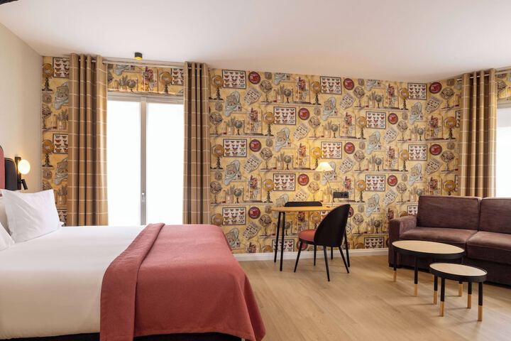Room 17 of 48
