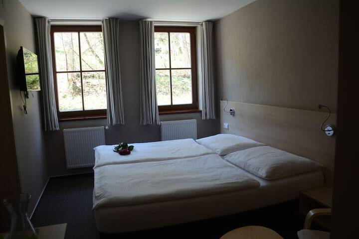 Room 7 of 37
