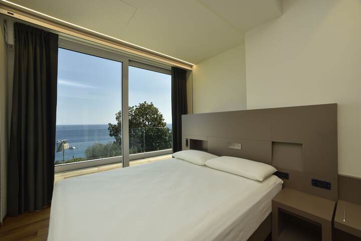 Room 30 of 57