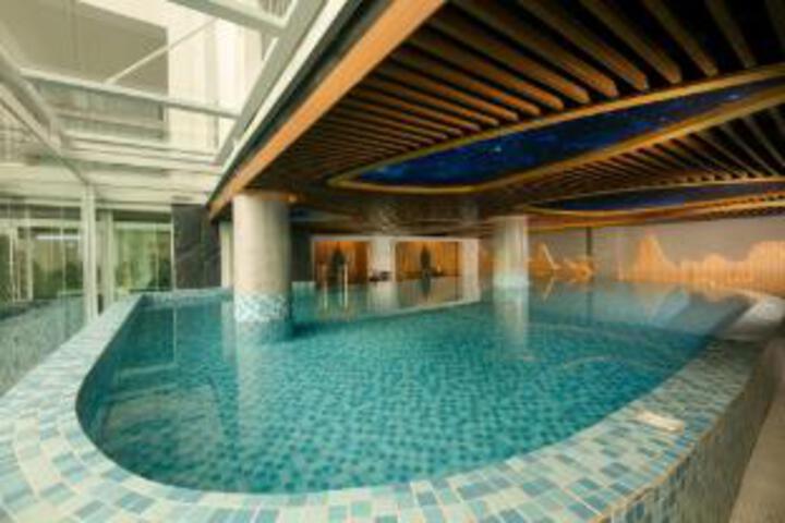 Pool 10 of 23