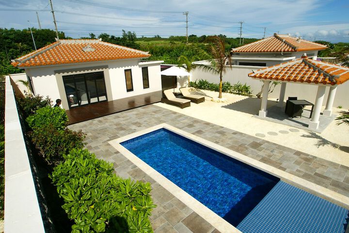 Hotel Pool