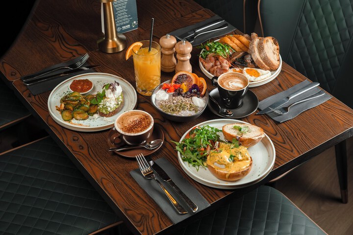 Breakfast/Coffee Service 22 of 28