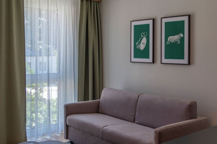 Room 26 of 60