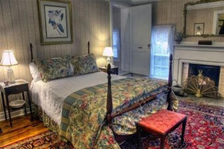 Room 11 of 40