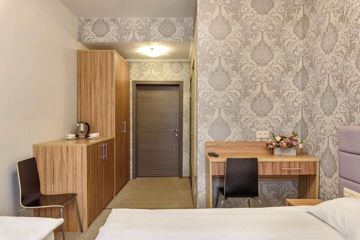 Room 30 of 53