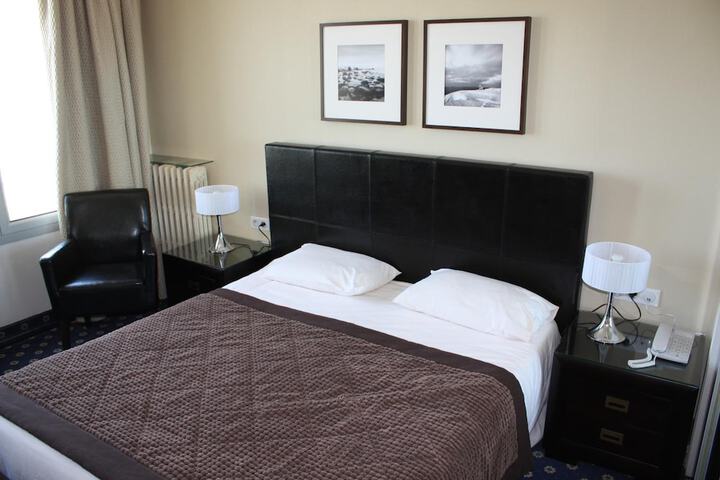 Room 12 of 52