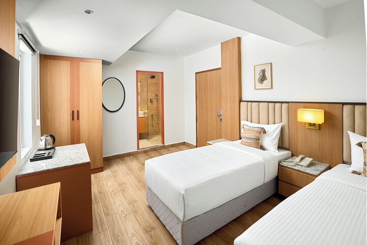 Room 6 of 19