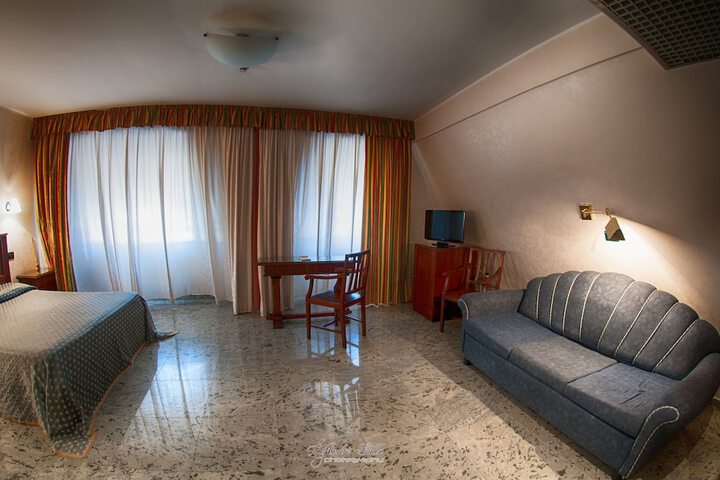 Room 4 of 46