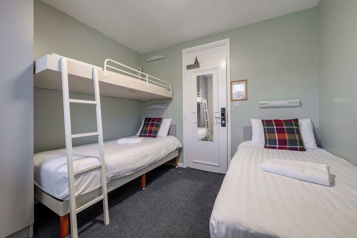 Room 13 of 35