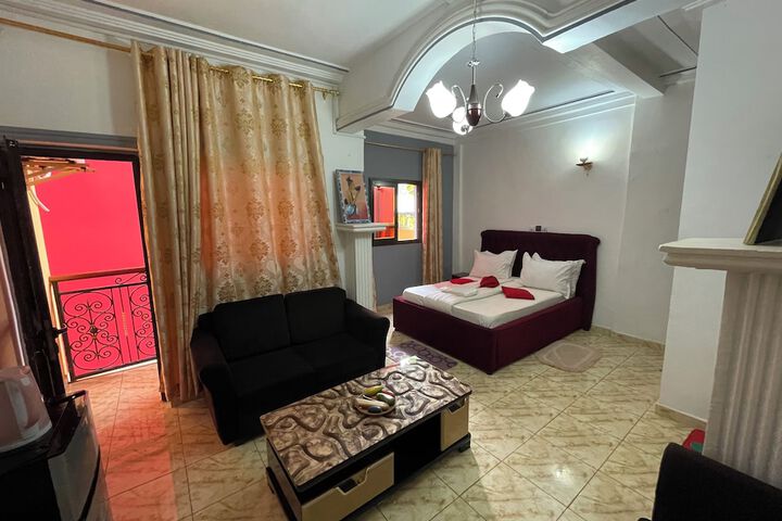 Room 32 of 118
