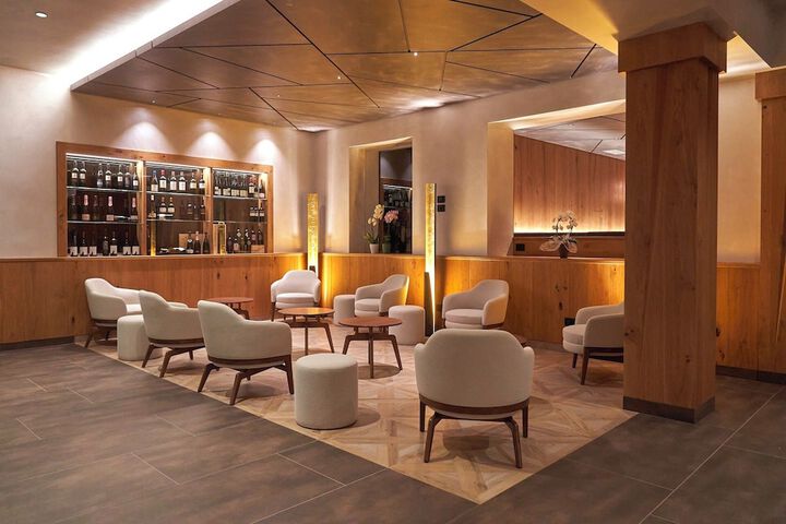 Hotel Interior 5 of 148
