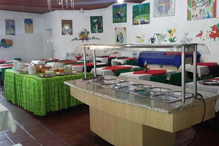 Dining 6 of 11