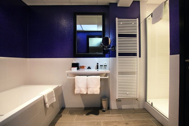 Room 182 of 189