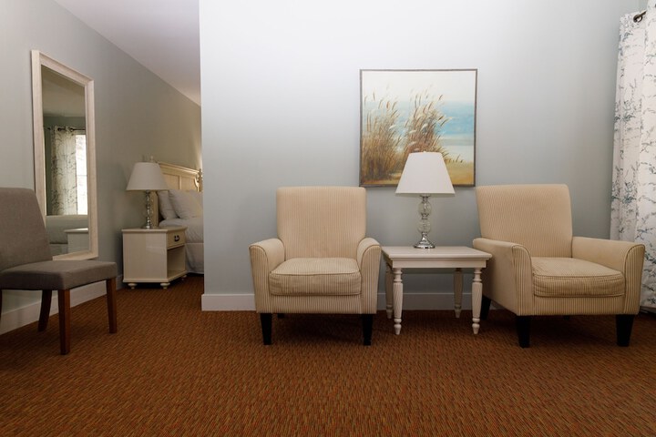 Room 32 of 82