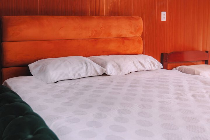 Room 8 of 18