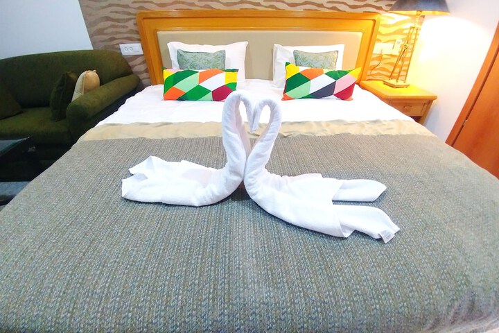 Room 10 of 80