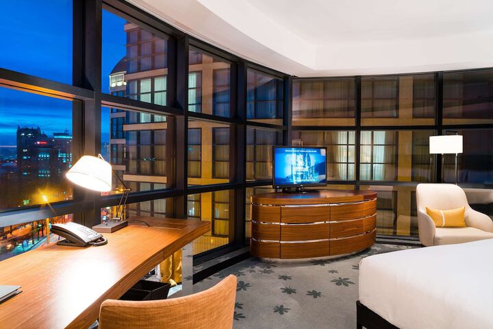 Room 25 of 131