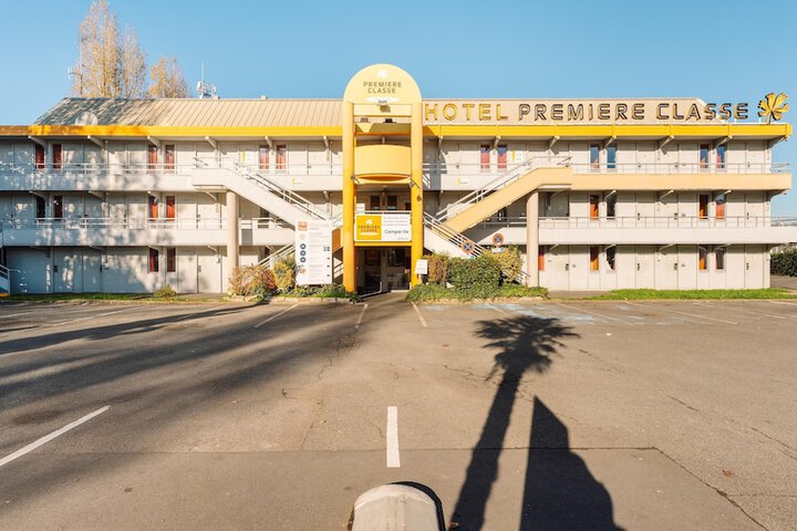 Hotel 75 of 77