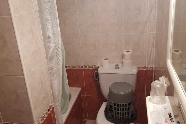 Room 14 of 16