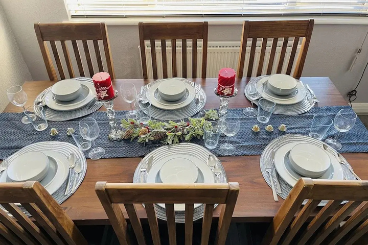 Dining 13 of 16