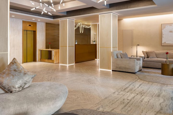 Entrance & Lobby