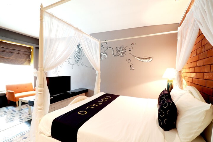 Room 12 of 49