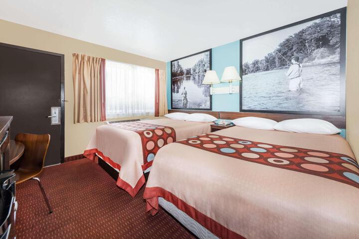 2 Double Beds (7 of 7)
