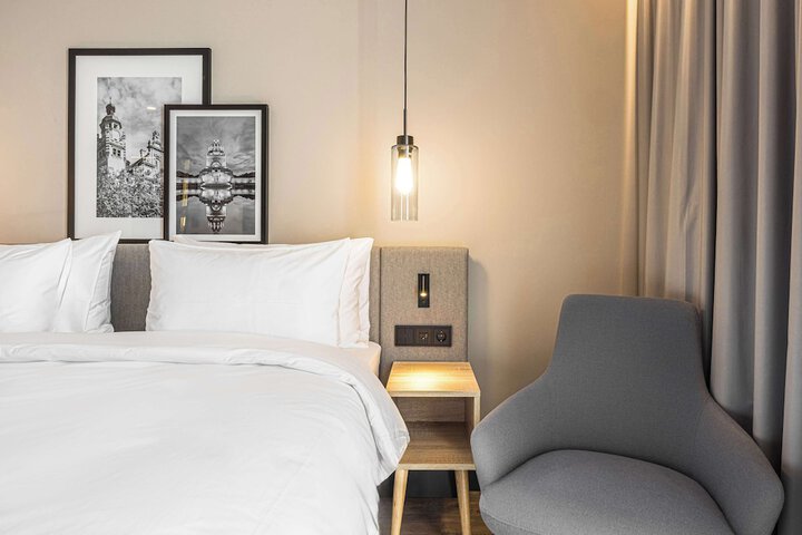 Room 30 of 108