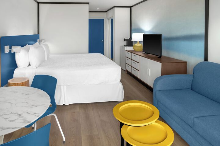Room 15 of 37