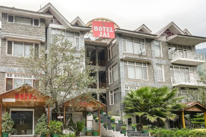 OYO 27877 Hotel Jai