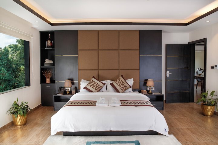 Room 14 of 48