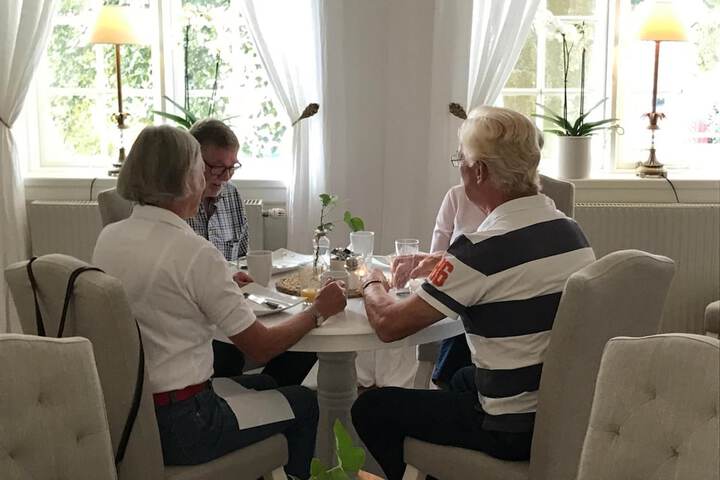Dining 26 of 40