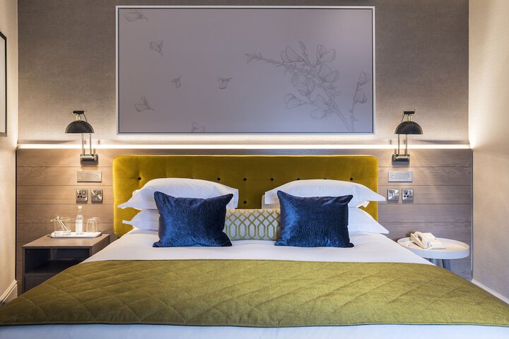 Room 13 of 42