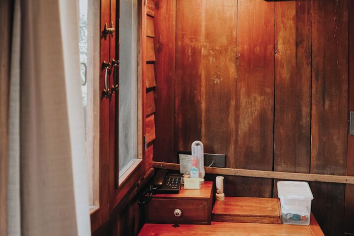 Room 52 of 90