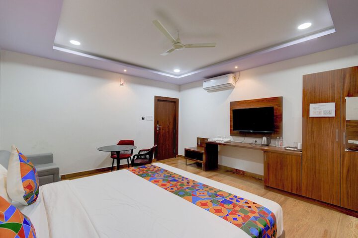 Room 20 of 34