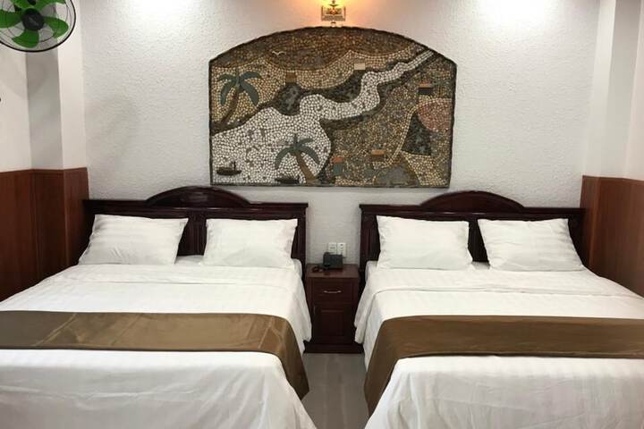 Room 4 of 27