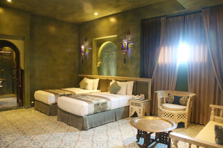 Room 42 of 150