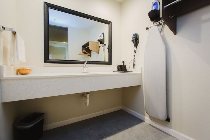 Bathroom sink