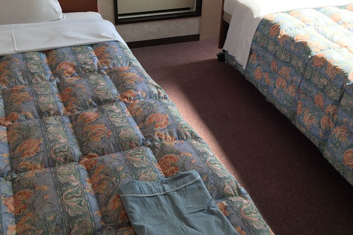 Room 13 of 33