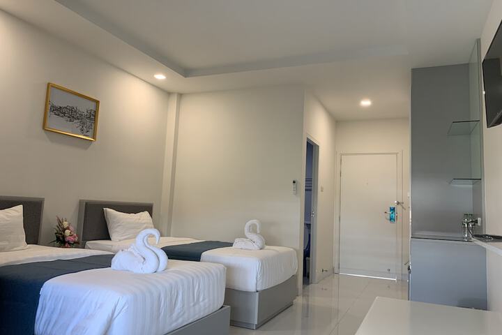 Room 9 of 40