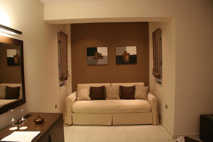 Room 3 of 33