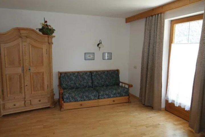 Room 5 of 17