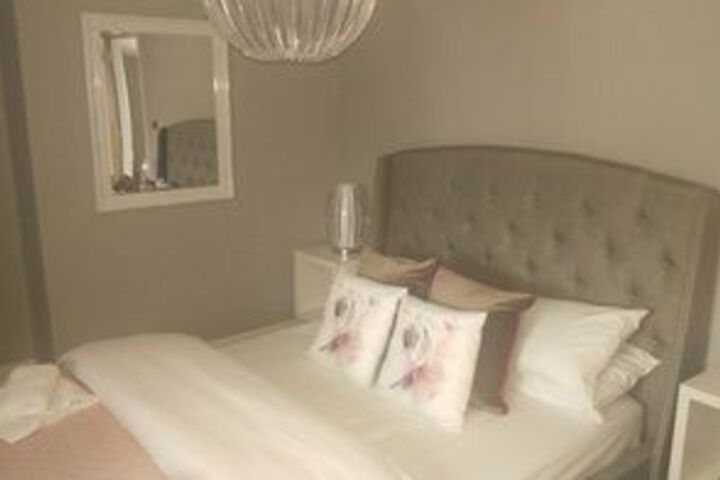 Room 9 of 14