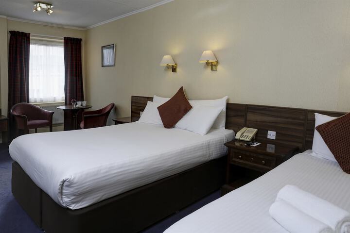 Room 3 of 41
