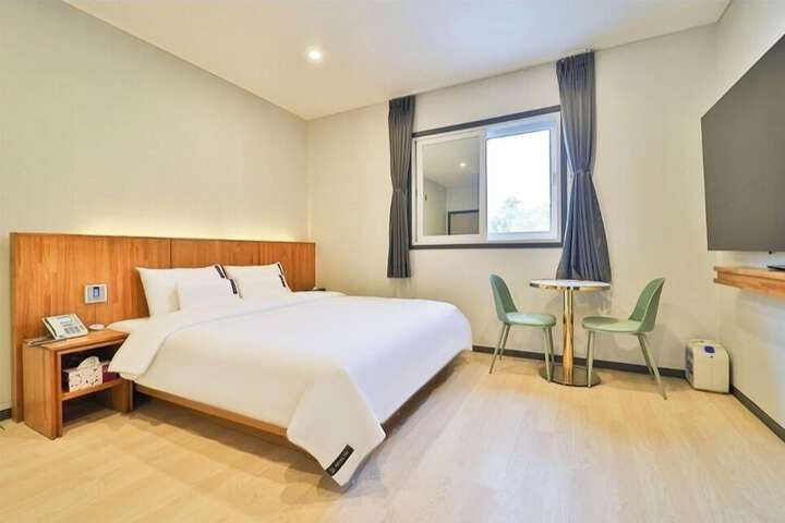Room 46 of 72