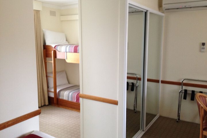 Room 9 of 30
