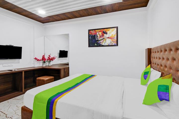 Room 16 of 35